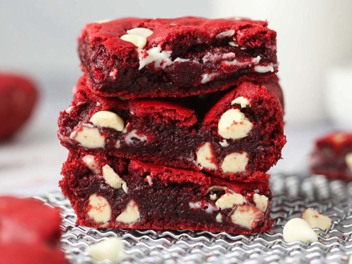Image for Fudgy Red Velvet Cake Mix Brownies (Easy!)